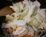 若鶏せせりとたまキャベ炒め。作り方5写真