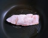 フライパンで簡単おいしい☆生鮭のムニエル作り方3写真