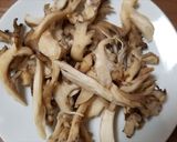 天然マイタケ、人参、魚ニソの炒め物＾＾作り方2写真