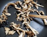 天然マイタケ、人参、魚ニソの炒め物＾＾作り方4写真