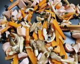 天然マイタケ、人参、魚ニソの炒め物＾＾作り方7写真