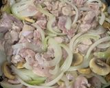 ビーフストロガノフをチキンで！バリうま♪作り方3写真
