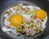 朝食！アスパラベーコンの目玉焼き作り方2写真
