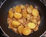 新じゃがと豚バラ肉のコチュジャン煮作り方3写真