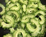 ゴーヤが好きになる！めんつゆ炒め煮♪作り方1写真