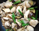 にんにくの芽と鶏肉の味噌炒め作り方4写真