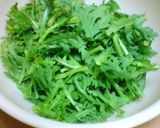 生でもイケる♪春菊のサラダ作り方1写真