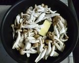 アボカド 焼しめじ和え作り方1写真