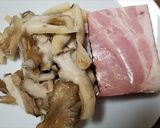 天然マイタケ、人参、ベーコンの炒め物＾＾作り方2写真