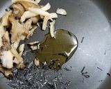 天然マイタケ、人参、ベーコンの炒め物＾＾作り方3写真