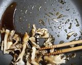 天然マイタケ、人参、ベーコンの炒め物＾＾作り方4写真