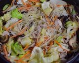 野菜たっぷり！簡単美味しい焼きビーフン作り方6写真