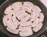 市販餃子にとろけるチーズで、チーズ羽餃子作り方1写真