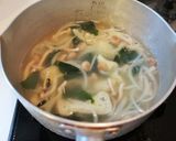 玉ねぎとしめじとワカメの味噌汁作り方4写真