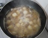 里芋と鶏手羽中の☆炒め煮作り方3写真