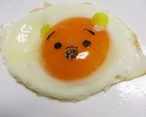 目玉焼きデコ。ツムツムプーさん作り方2写真