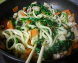 グリーンカレーペーストで焼きうどん作り方4写真