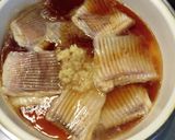 しょうゆ：みりんが１：１　かすべの煮つけ作り方3写真