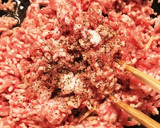 旨味たっぷり♪ゴボウと舞茸の味噌そぼろ作り方3写真