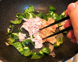 豚バラと厚揚げの炒め物作り方2写真