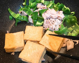 豚バラと厚揚げの炒め物作り方3写真