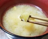サクラシメジと豆腐の味噌汁作り方4写真