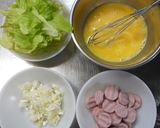 魚肉ソーセージとレタスのチャーハン。作り方1写真