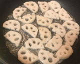 旨味たっぷり♡鮭とレンコンの南蛮漬け作り方3写真