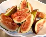 いちじくとスモークチキンのサラダ作り方1写真
