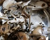 ハタケシメジの温蕎麦・花付き茗荷入り作り方2写真