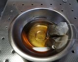 簡単レシピ 鶏胸肉の紅茶煮!作り方2写真