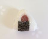 ラップで簡単♪具が見えるおにぎり作り方5写真