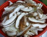 キャベツと椎茸の味噌汁♪作り方1写真