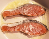 牛乳で簡単！鮭とほうれん草のクリーム煮作り方5写真