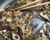 ハタケシメジ等、天然キノコ3種の油炒め作り方7写真
