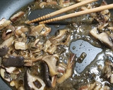 ハタケシメジ等、天然キノコ3種の油炒め作り方7写真