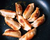 簡単♪市販の餃子 チーズソースのせ作り方3写真