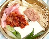 お手軽一人鍋☆ツナ缶入れて簡単キムチ鍋作り方2写真