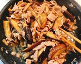 鰹節をふわっとかけた豚肉で茄子卵炒め♡作り方4写真