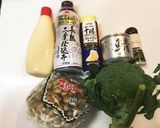 鯖水煮缶とブロッコリーしめじのマヨサラダ作り方1写真
