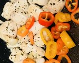レトルトカレーの具☆鶏肉のバジル炒め作り方1写真