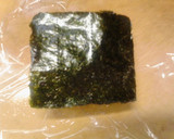 お弁当 エビチリと卵のおにぎらず 小さめ作り方8写真
