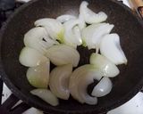 豚バラスライスと玉ねぎのほんだし炒め作り方1写真
