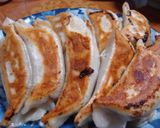 ☺材料2つ!肉汁溢れる簡単ジューシー餃子作り方5写真