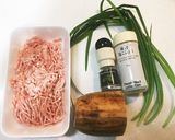 れんこんとニラ入りふわっふわ鶏肉団子揚げ作り方1写真