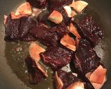 くじら肉のニンニク煮込み作り方2写真