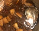 くじら肉のニンニク煮込み作り方4写真