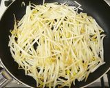 柔らか鶏むね肉ともやしの焼肉のたれ炒め作り方5写真