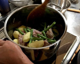 鶏肉とじゃがいもの炒め煮【覚え書き】作り方3写真
