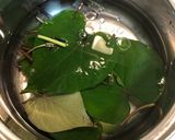 さつまいも葉と茎の味噌汁作り方4写真
